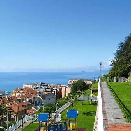 In With Balcony Apartment *